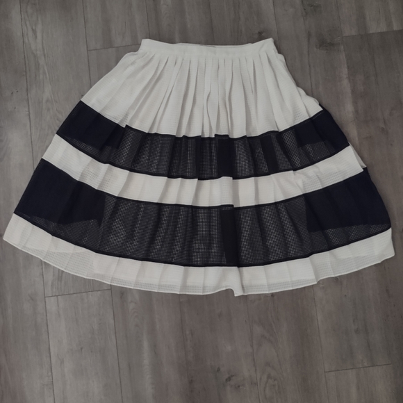 Banana Republic, Pleated Skirt, Size 10 - Picture 1 of 4